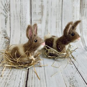 Hase im Heunest